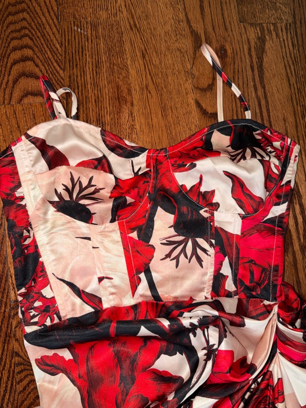 PrettyLittleThing Red Floral bustier top Dress - Picture 4 of 6